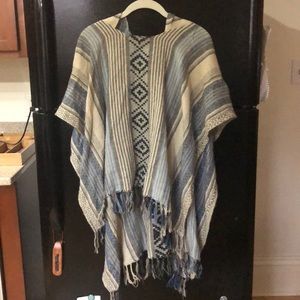 LIGHTWEIGHT PONCHO